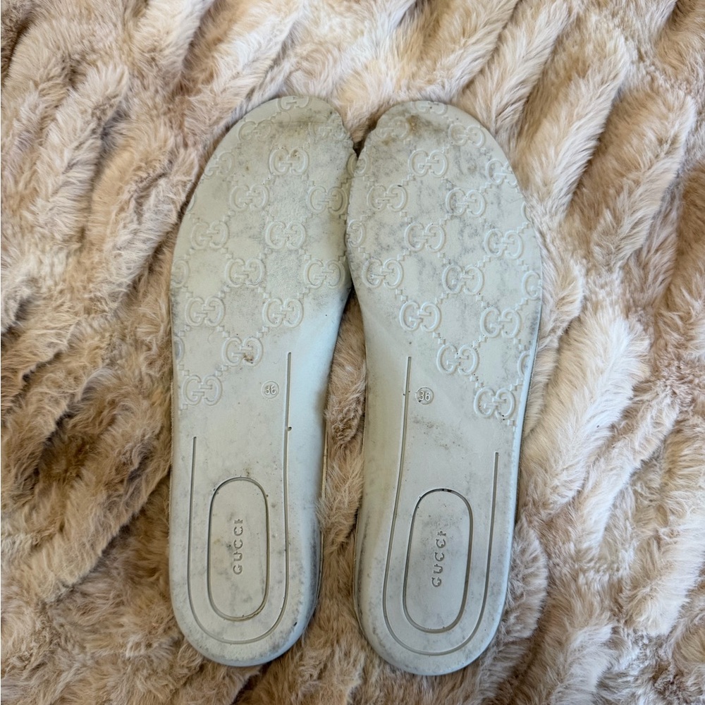 Women's Gucci Ace sneaker with bee
Size 36 US 6 - Picture 11 of 12